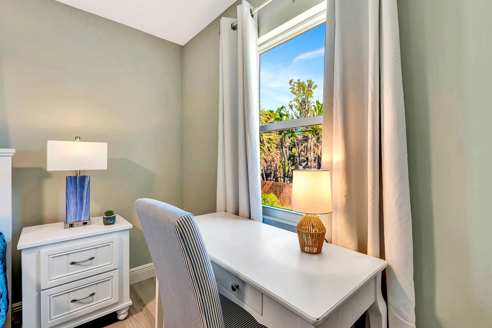 Steps to Sand – 2BR Beach Vibes + Bikes & BBQ