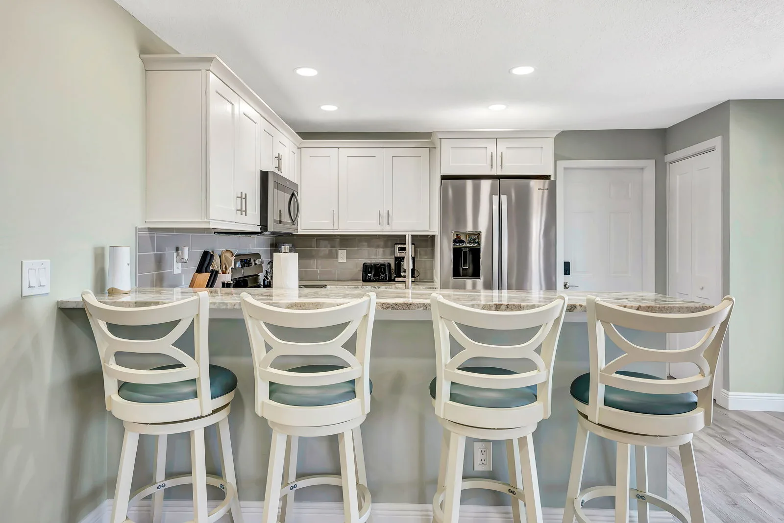 Steps to Sand – 2BR Beach Vibes + Bikes & BBQ
