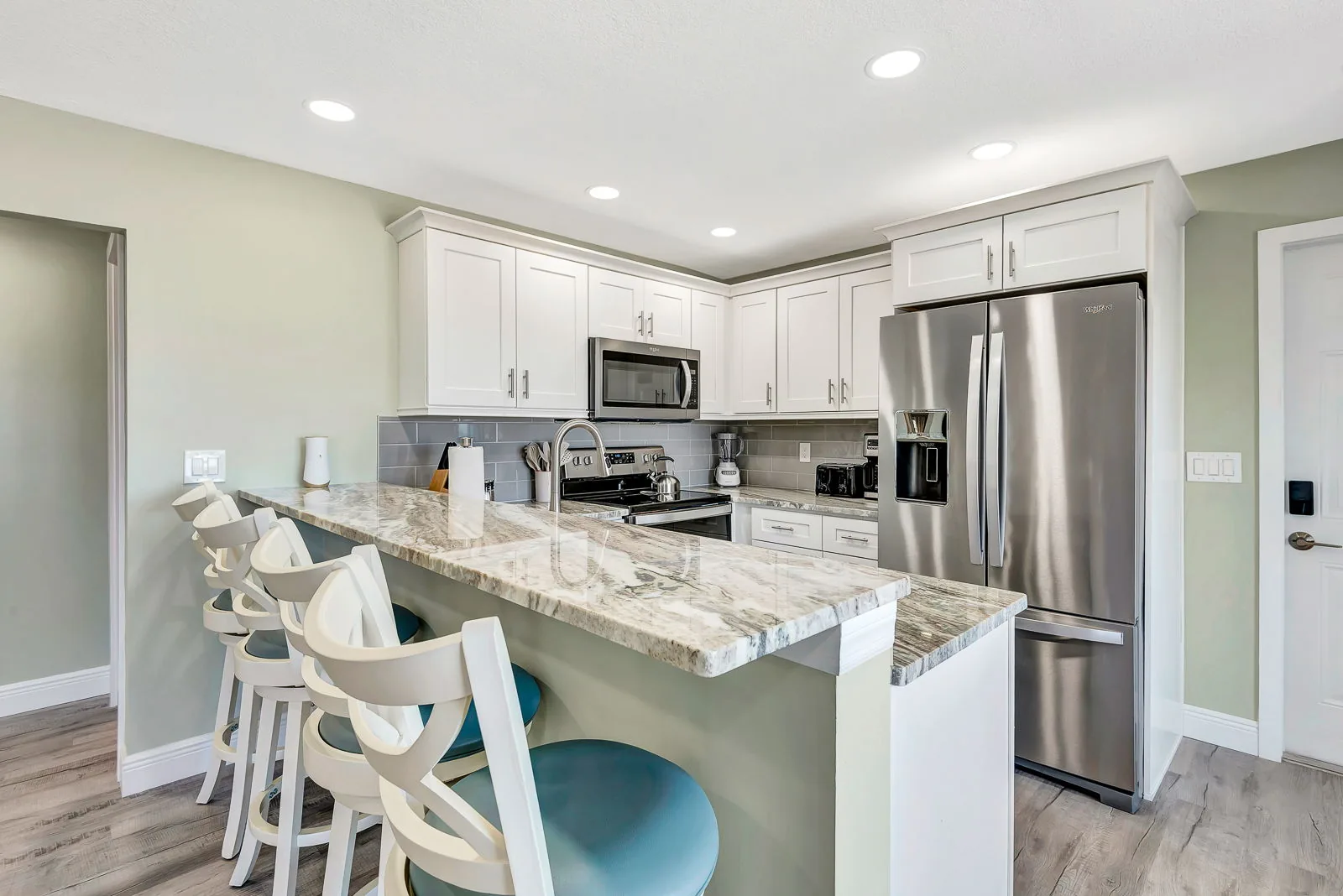 Steps to Sand – 2BR Beach Vibes + Bikes & BBQ