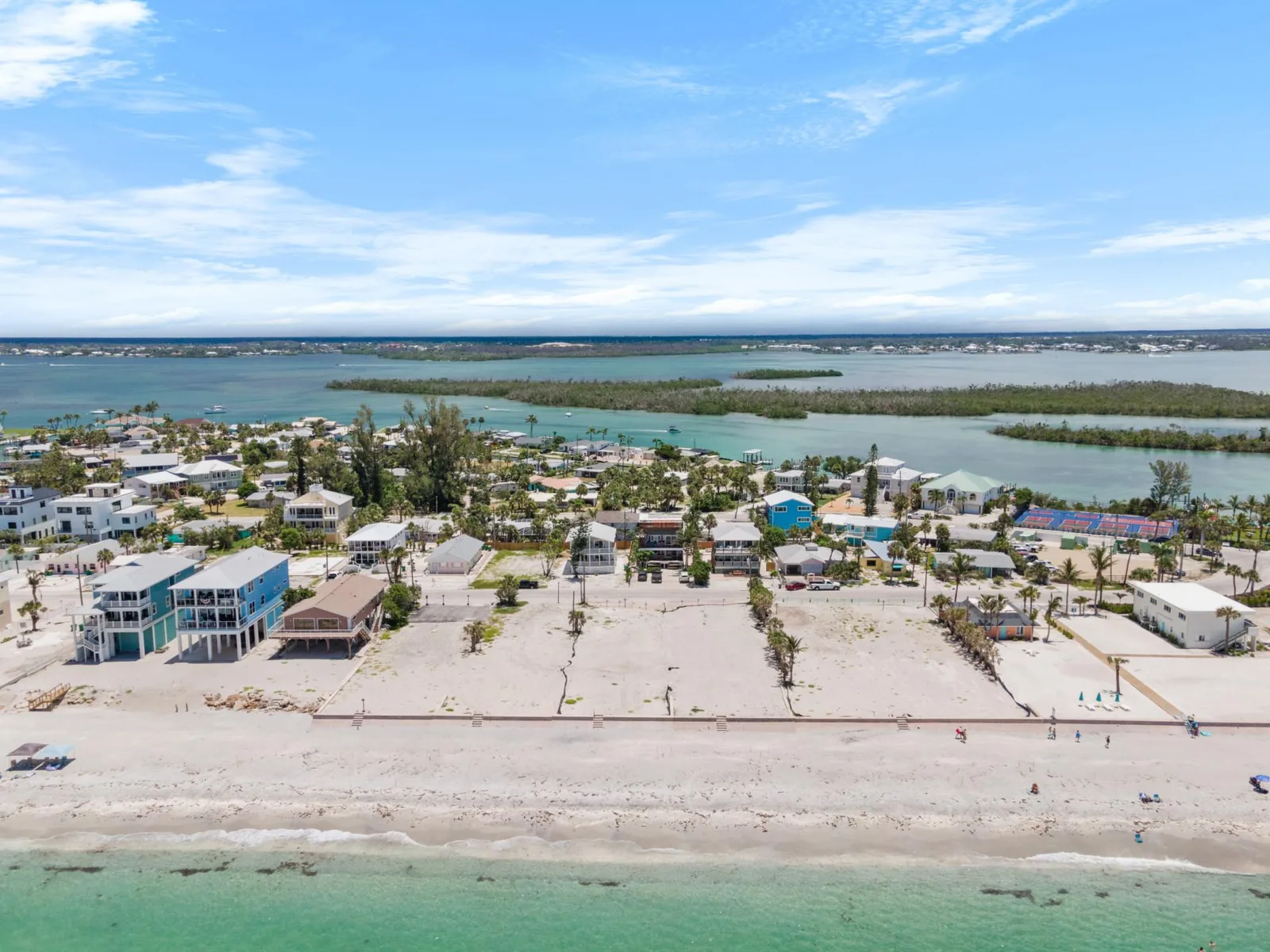2-Unit Beach Combo – Bikes, Sand & Sunsets