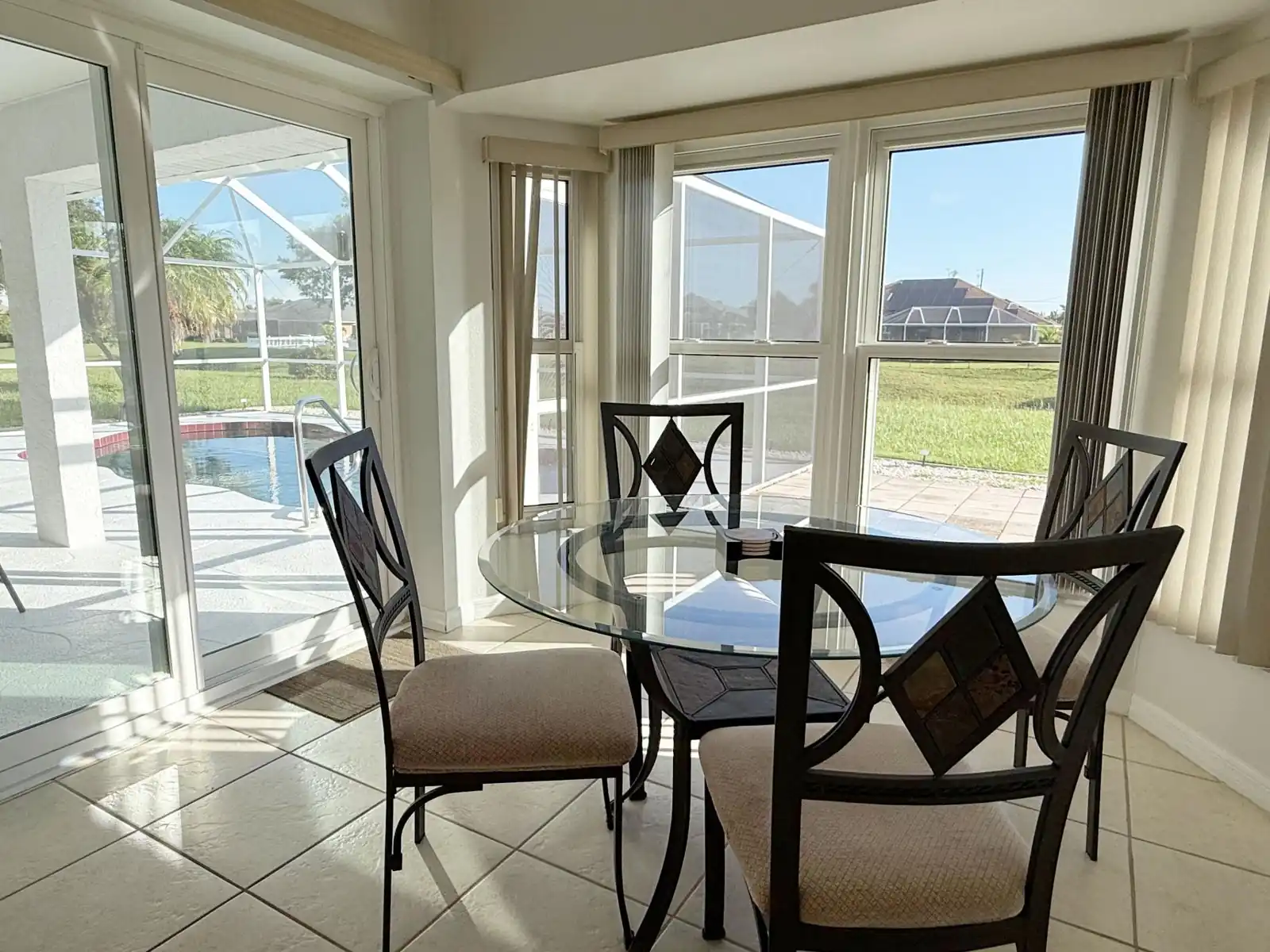 Sunny Pool Villa – Bikes, Beaches & Golf