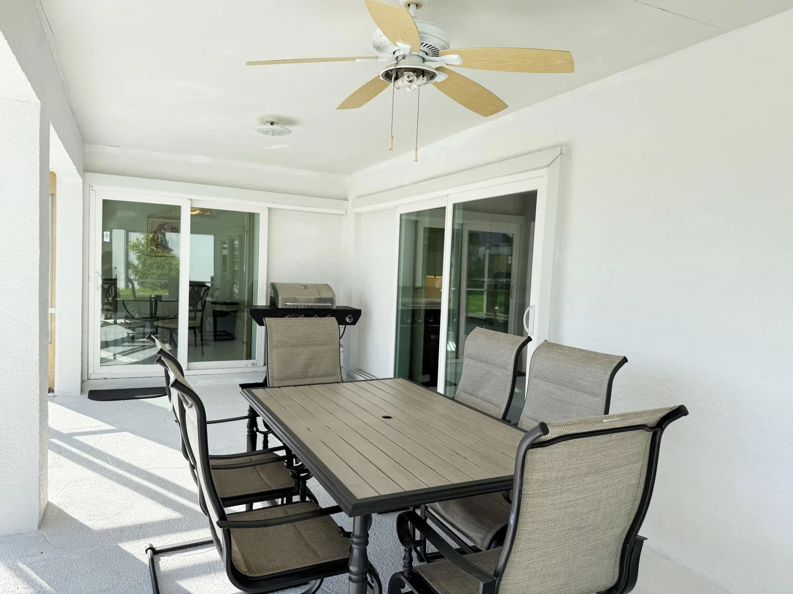 Sunny Pool Villa – Bikes, Beaches & Golf