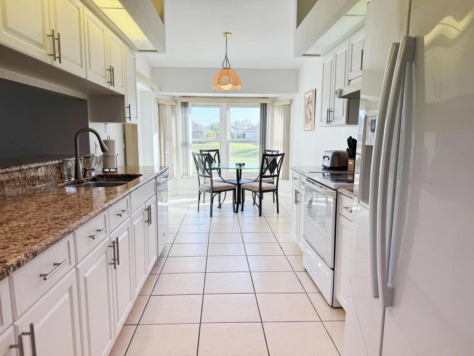 Sunny Pool Villa – Bikes, Beaches & Golf