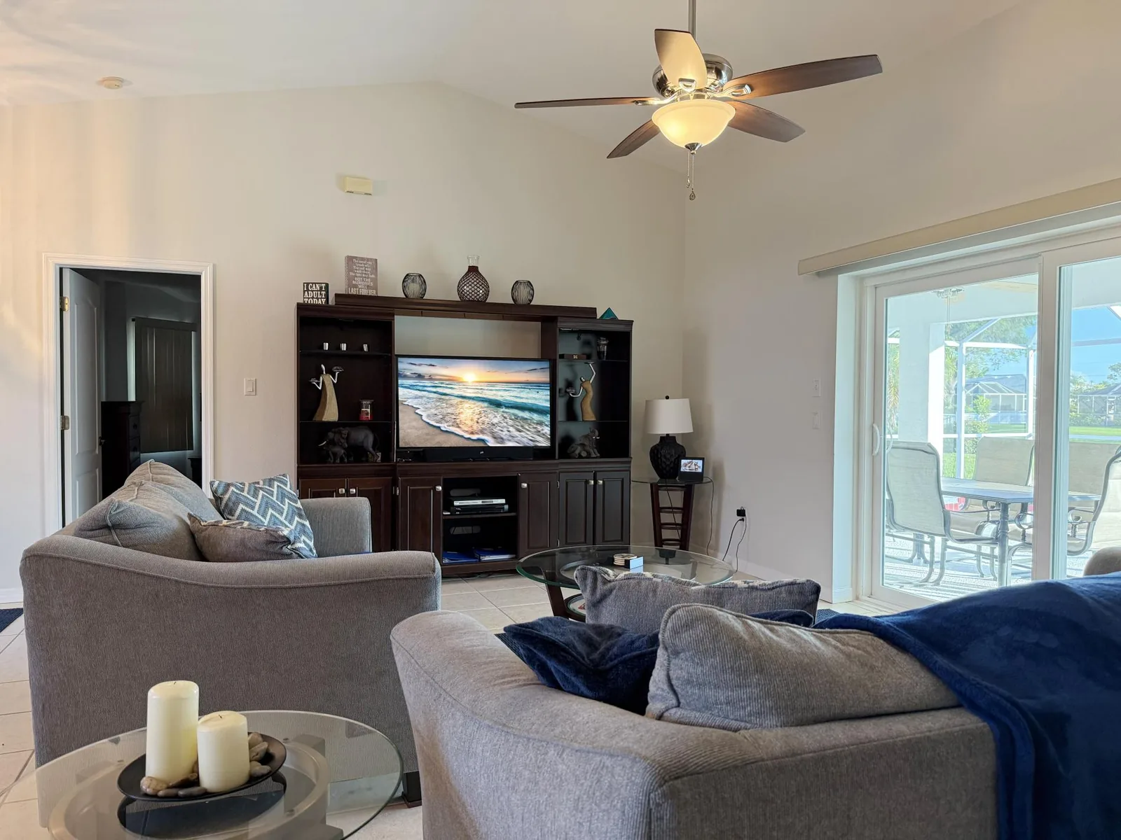 Sunny Pool Villa – Bikes, Beaches & Golf
