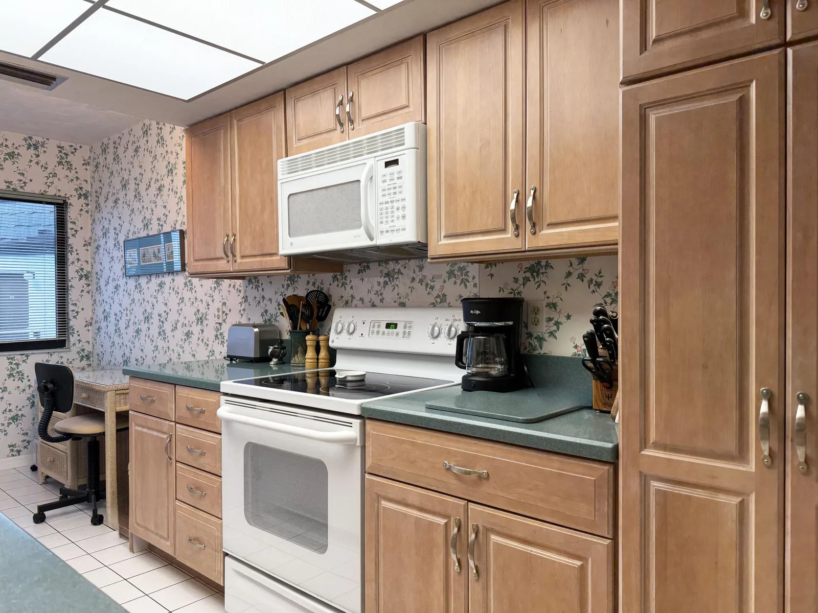 Bayside 2BR – Walk-Out Patio by Heated Pool