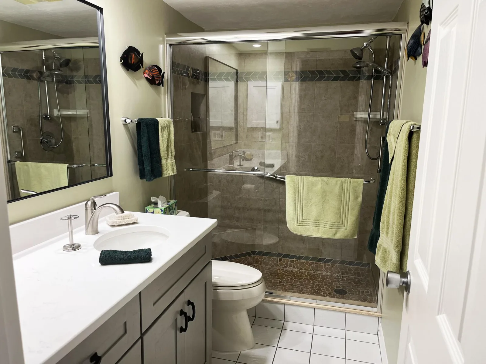 Bayside 2BR – Walk-Out Patio by Heated Pool