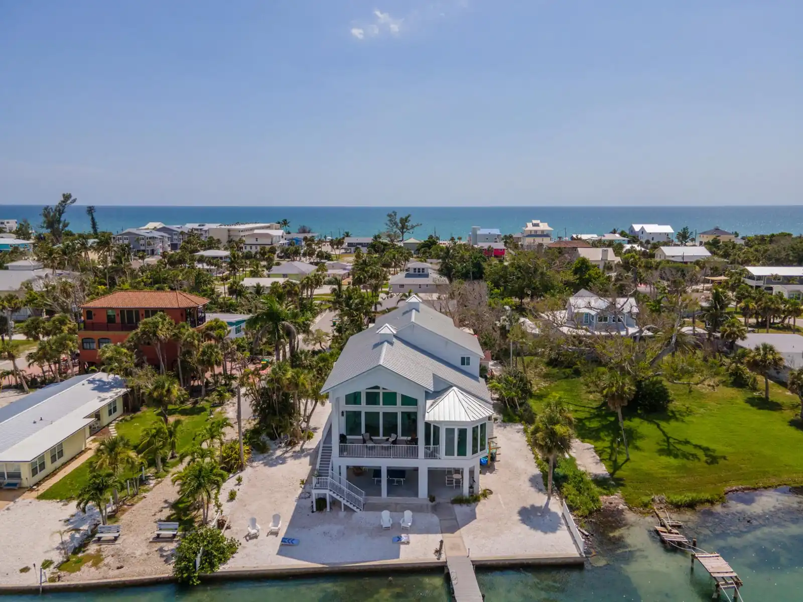 Lemon Bay Luxe – Dock, Beach & Manasota Vibes
