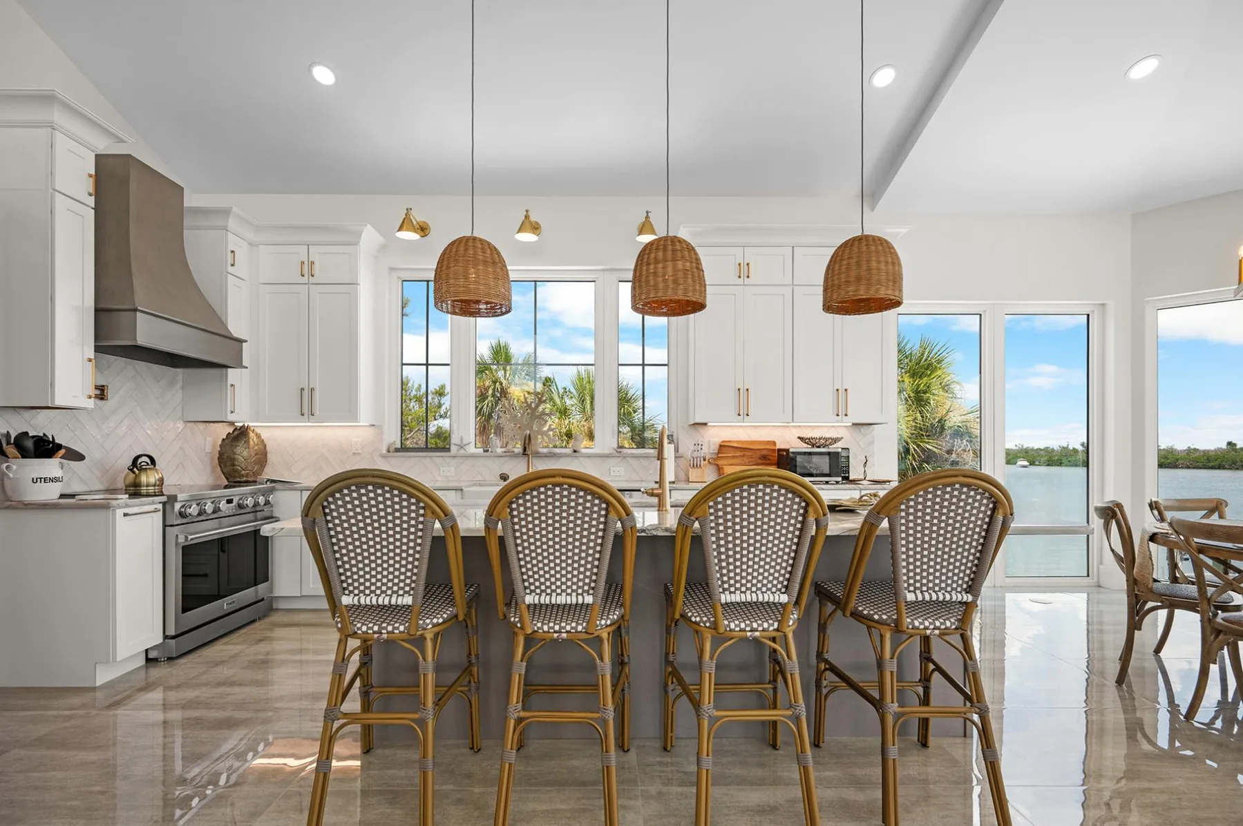 Lemon Bay Luxe – Dock, Beach & Manasota Vibes