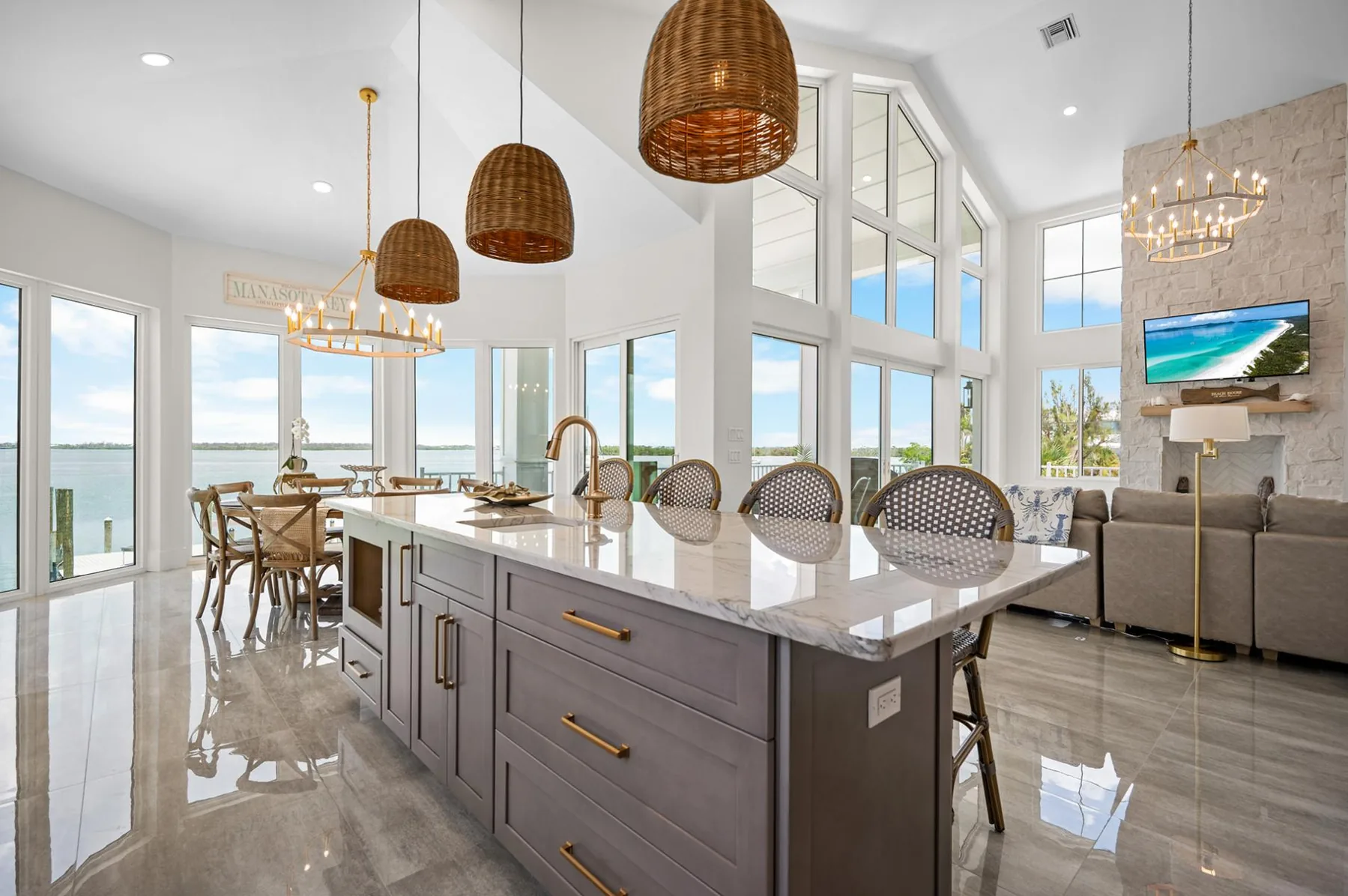 Lemon Bay Luxe – Dock, Beach & Manasota Vibes