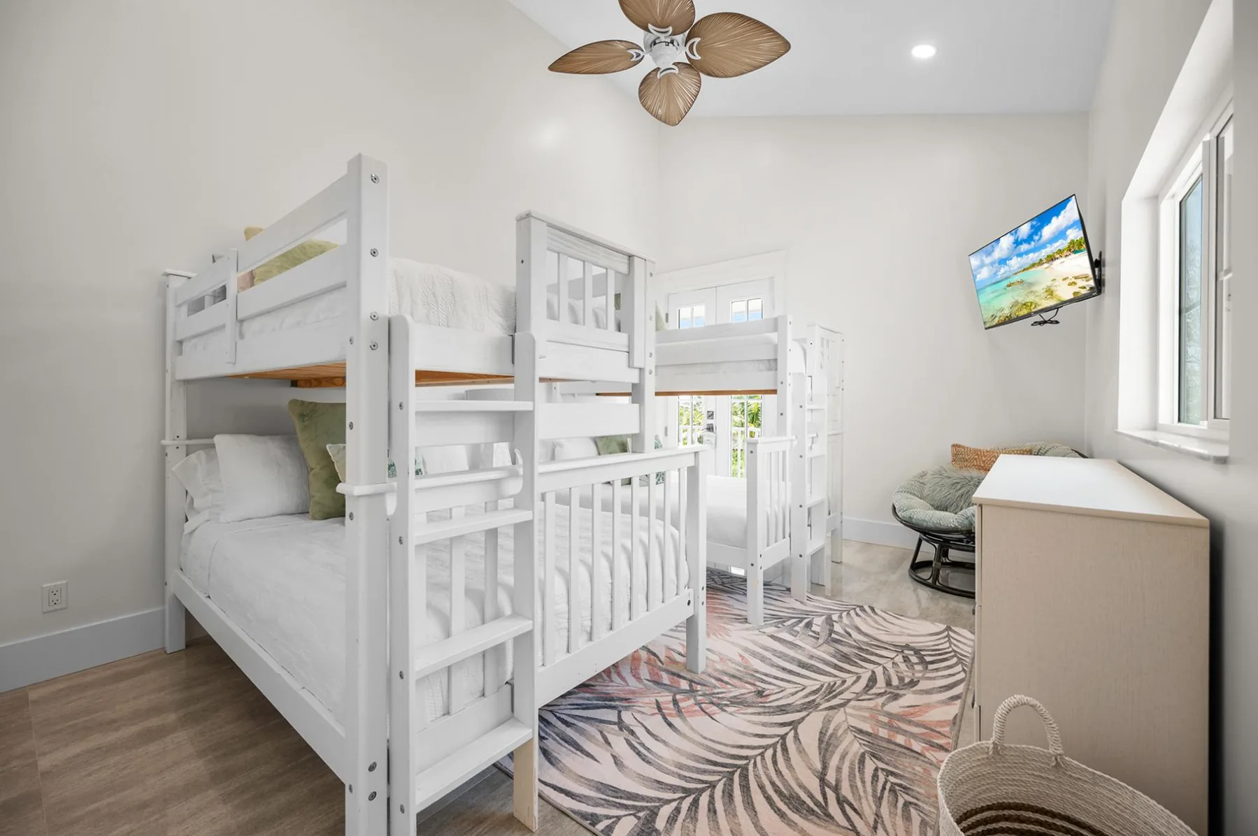 Lemon Bay Luxe – Dock, Beach & Manasota Vibes
