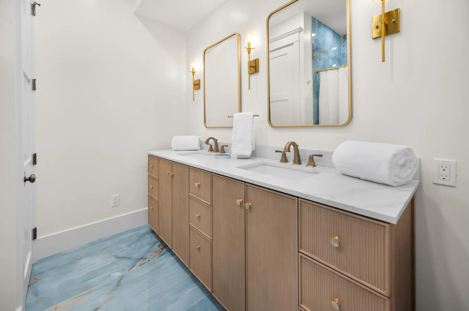 Lemon Bay Luxe – Dock, Beach & Manasota Vibes