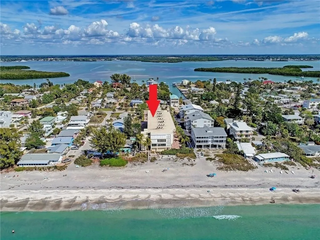 2BR Gulf Condo – Balcony, Pool, & Beach Views