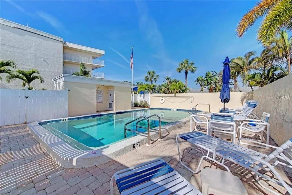2BR Gulf Condo – Balcony, Pool, & Beach Views