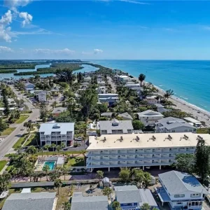 2BR Gulf Condo – Balcony, Pool, & Beach Views