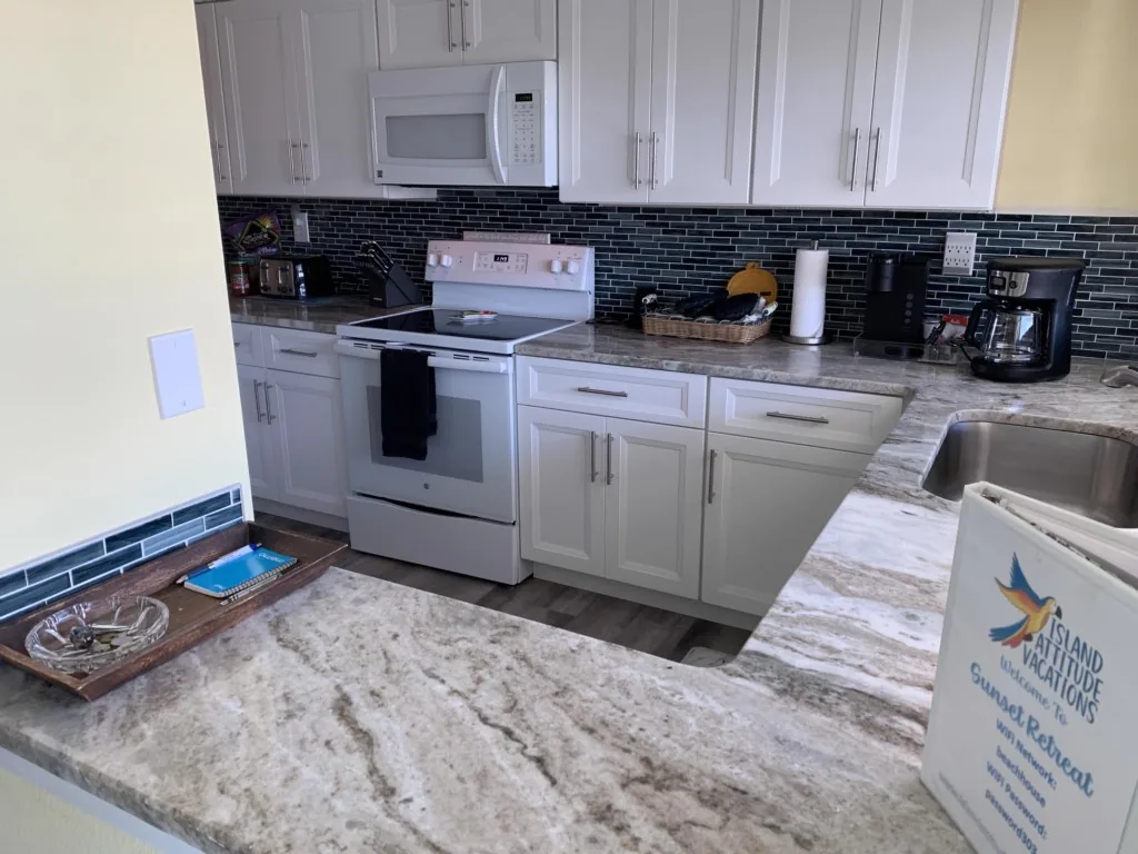 2BR Gulf Condo – Balcony, Pool, & Beach Views