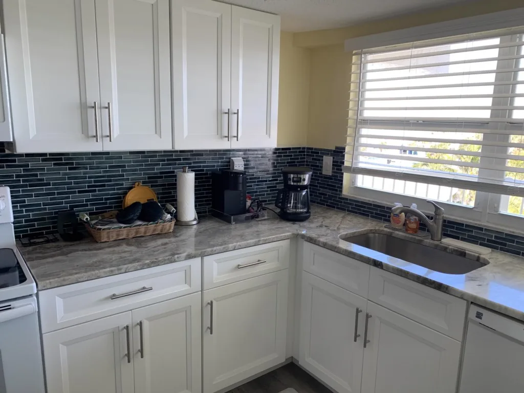 2BR Gulf Condo – Balcony, Pool, & Beach Views