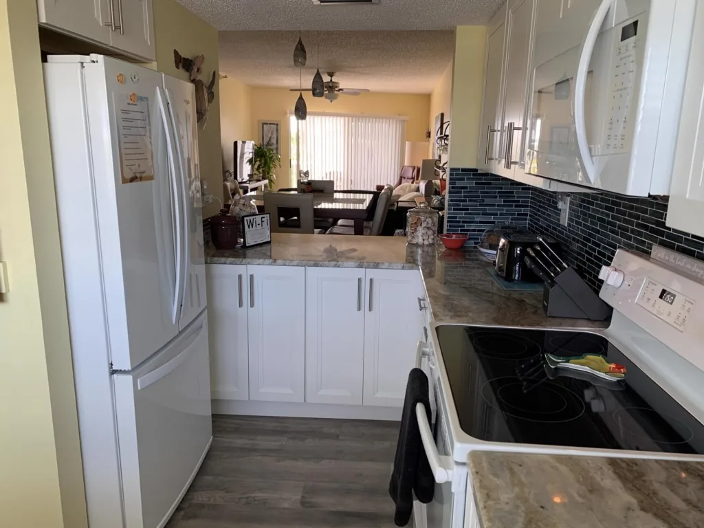 2BR Gulf Condo – Balcony, Pool, & Beach Views