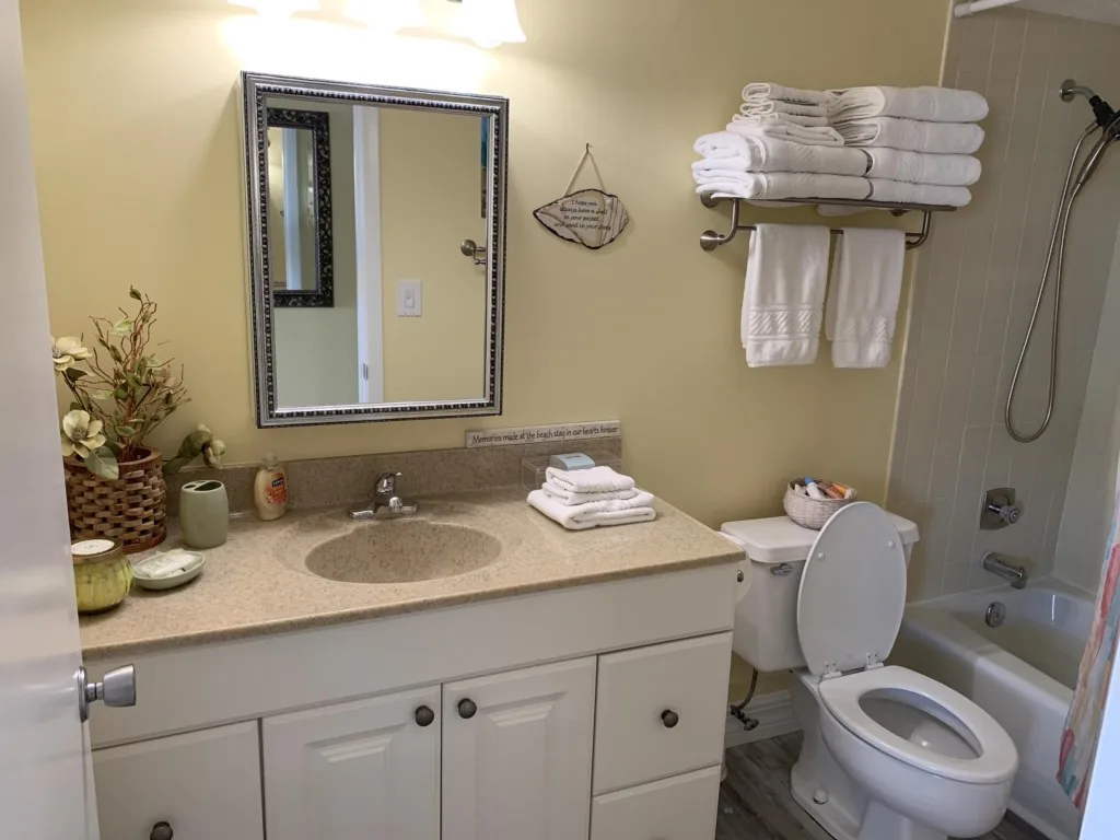 2BR Gulf Condo – Balcony, Pool, & Beach Views