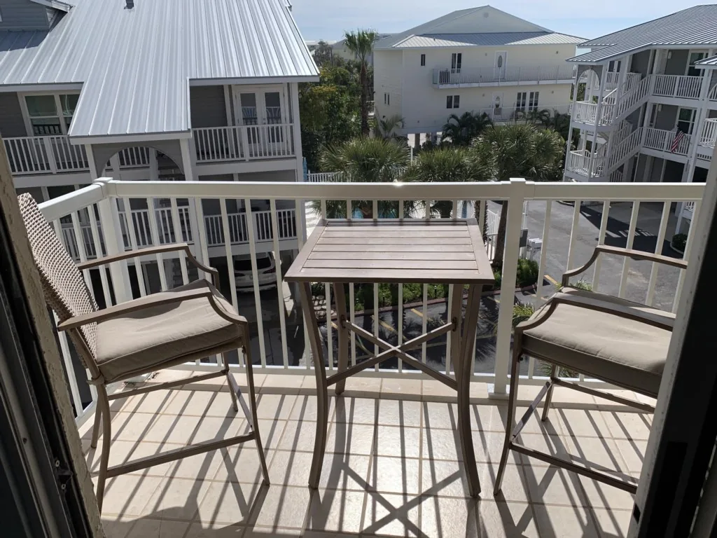 2BR Gulf Condo – Balcony, Pool, & Beach Views