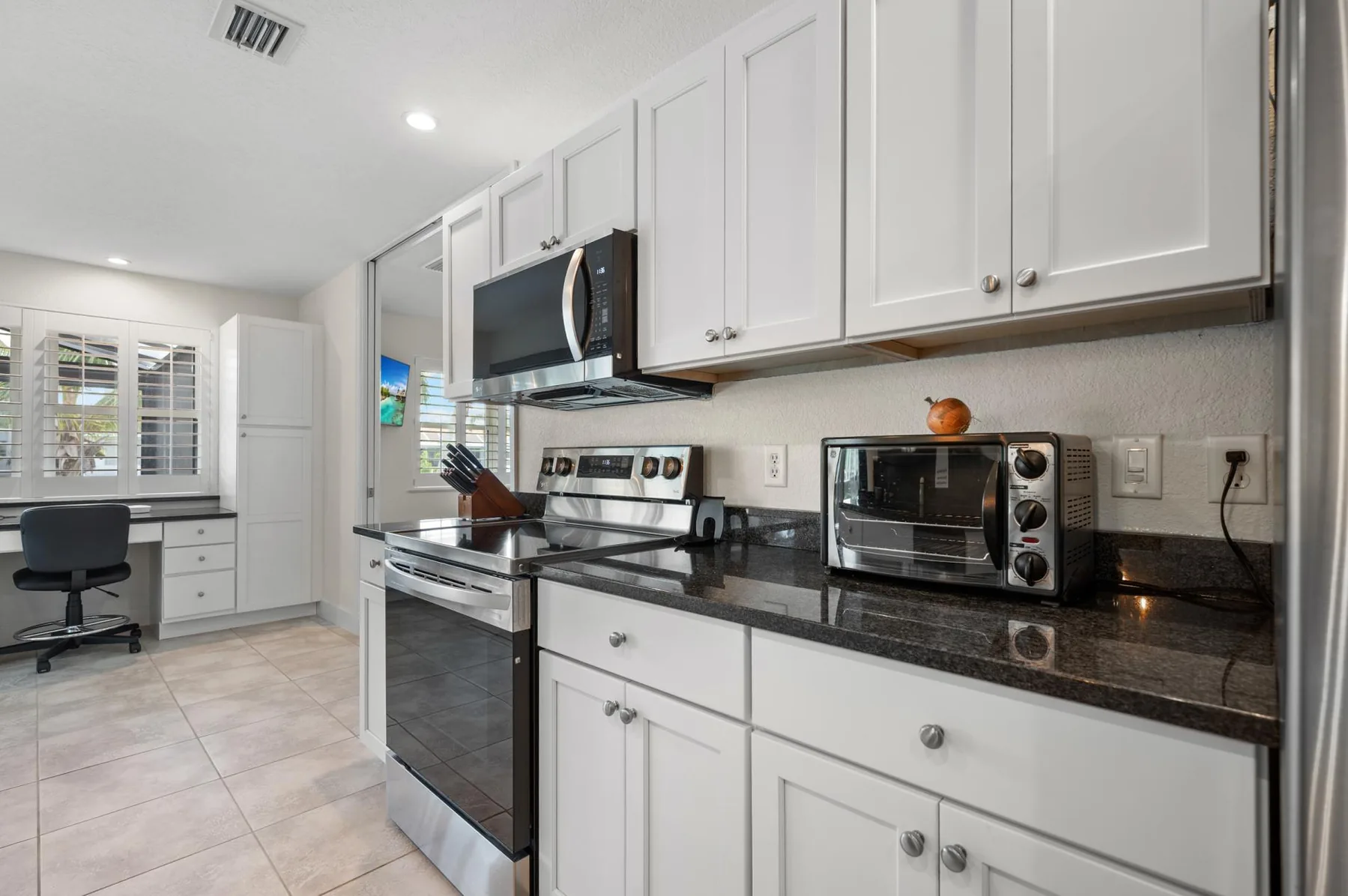 3BR Waterfront Home – Heated Saltwater Pool & Dock