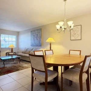 2BR Condo – Clubhouse, Pool, Near Beaches