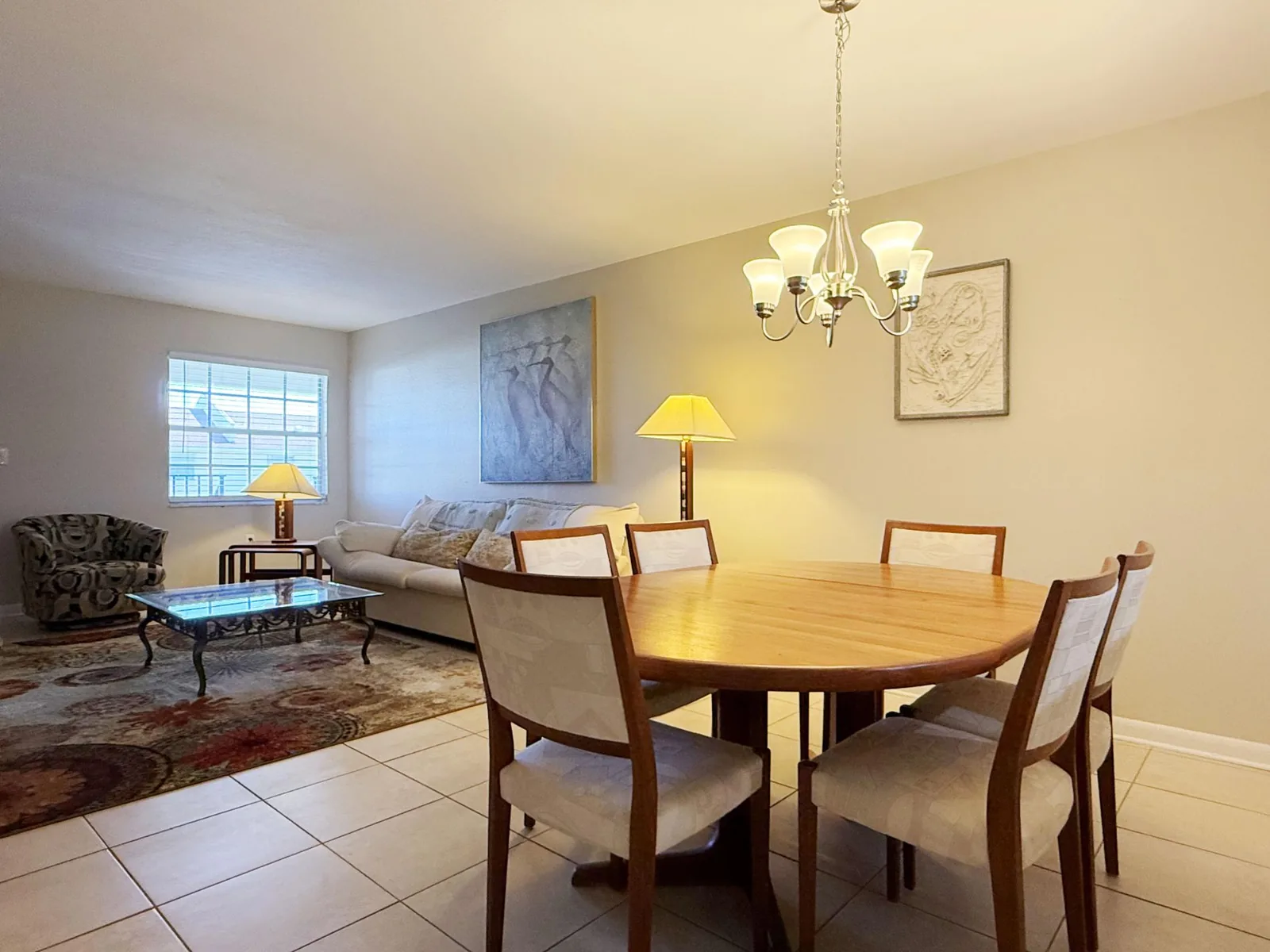 2BR Condo – Clubhouse, Pool, Near Beaches
