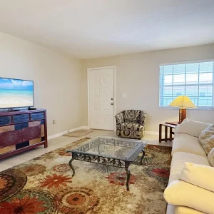 2BR Condo – Clubhouse, Pool, Near Beaches