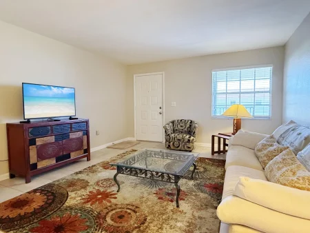 2BR Condo – Clubhouse, Pool, Near Beaches