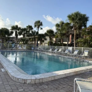 2BR Condo – Clubhouse, Pool, Near Beaches