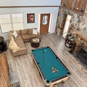 6BR Triplex – Walk to Marina & Lighthouse Grill
