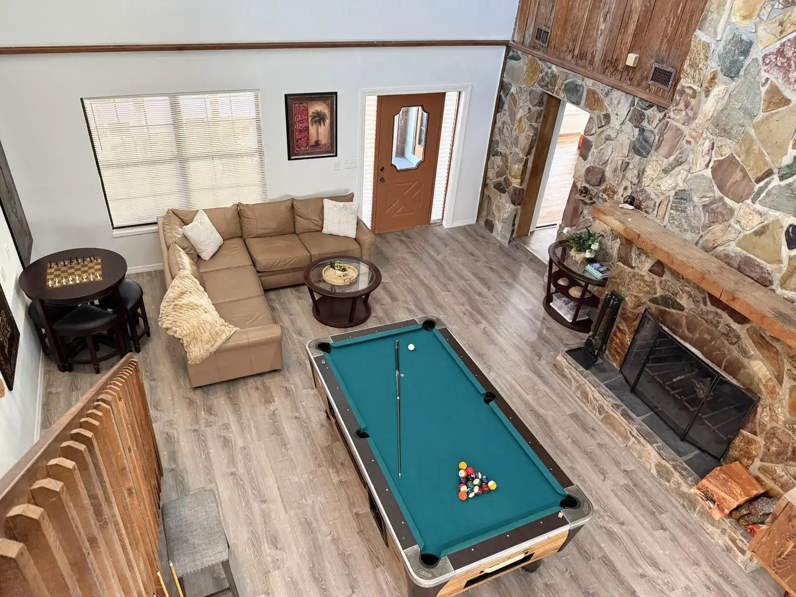 6BR Triplex – Walk to Marina & Lighthouse Grill