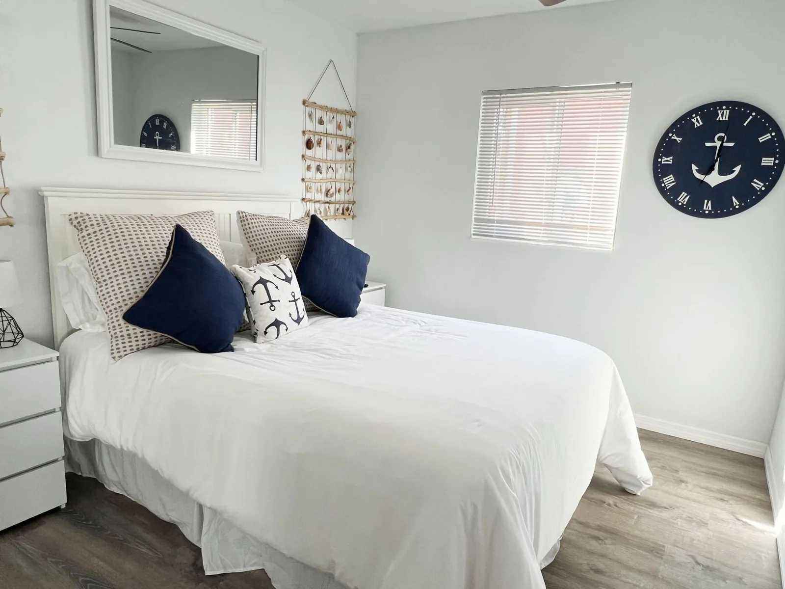 6BR Triplex – Walk to Marina & Lighthouse Grill