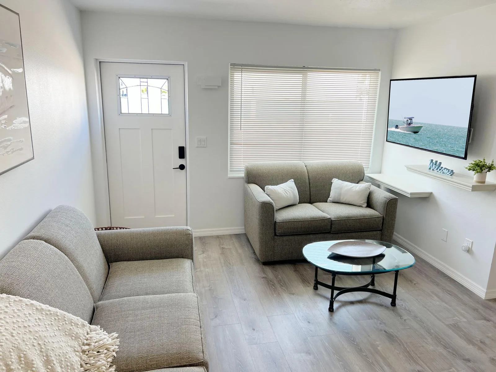 6BR Triplex – Walk to Marina & Lighthouse Grill