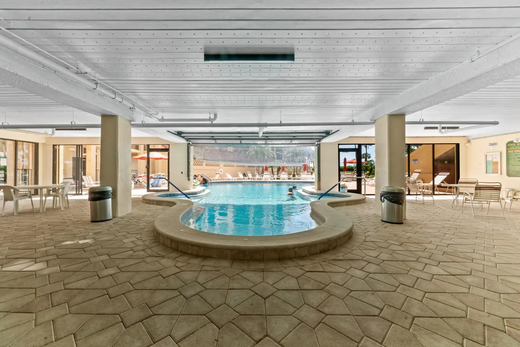 Tortuga – 2BR on Beach, Heated Pool & Sauna
