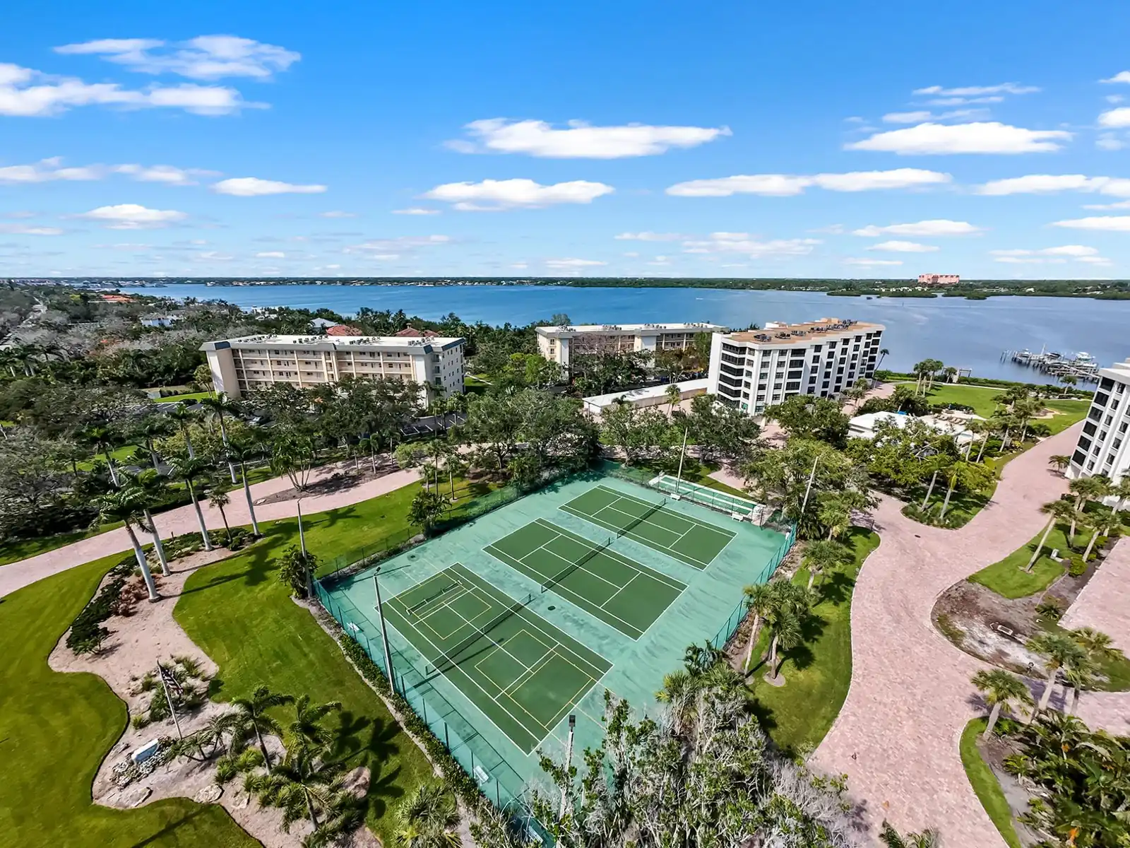Tortuga – 2BR on Beach, Heated Pool & Sauna