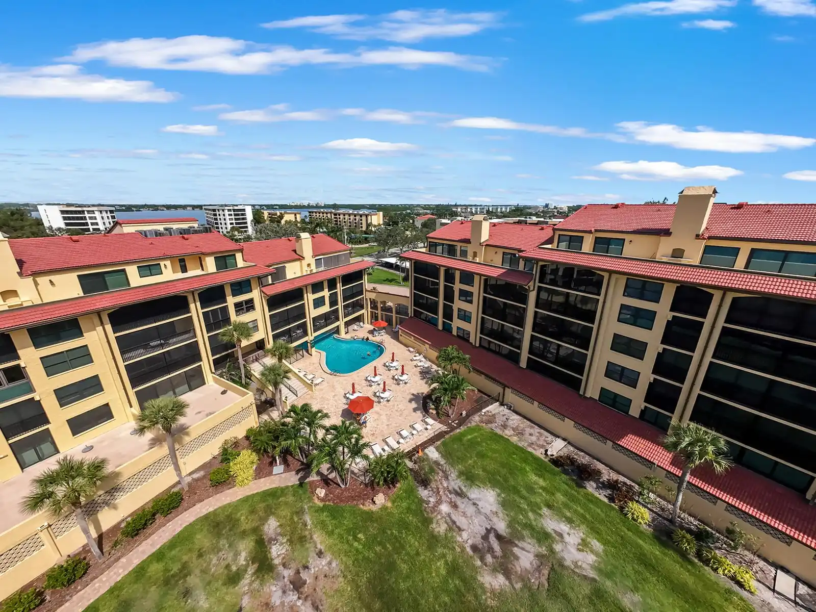 Tortuga – 2BR on Beach, Heated Pool & Sauna