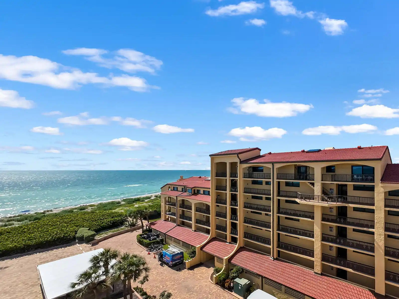 Tortuga – 2BR on Beach, Heated Pool & Sauna