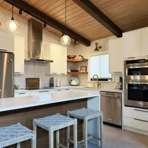 Admiralty Villas – Bayside Modern 2BR Retreat