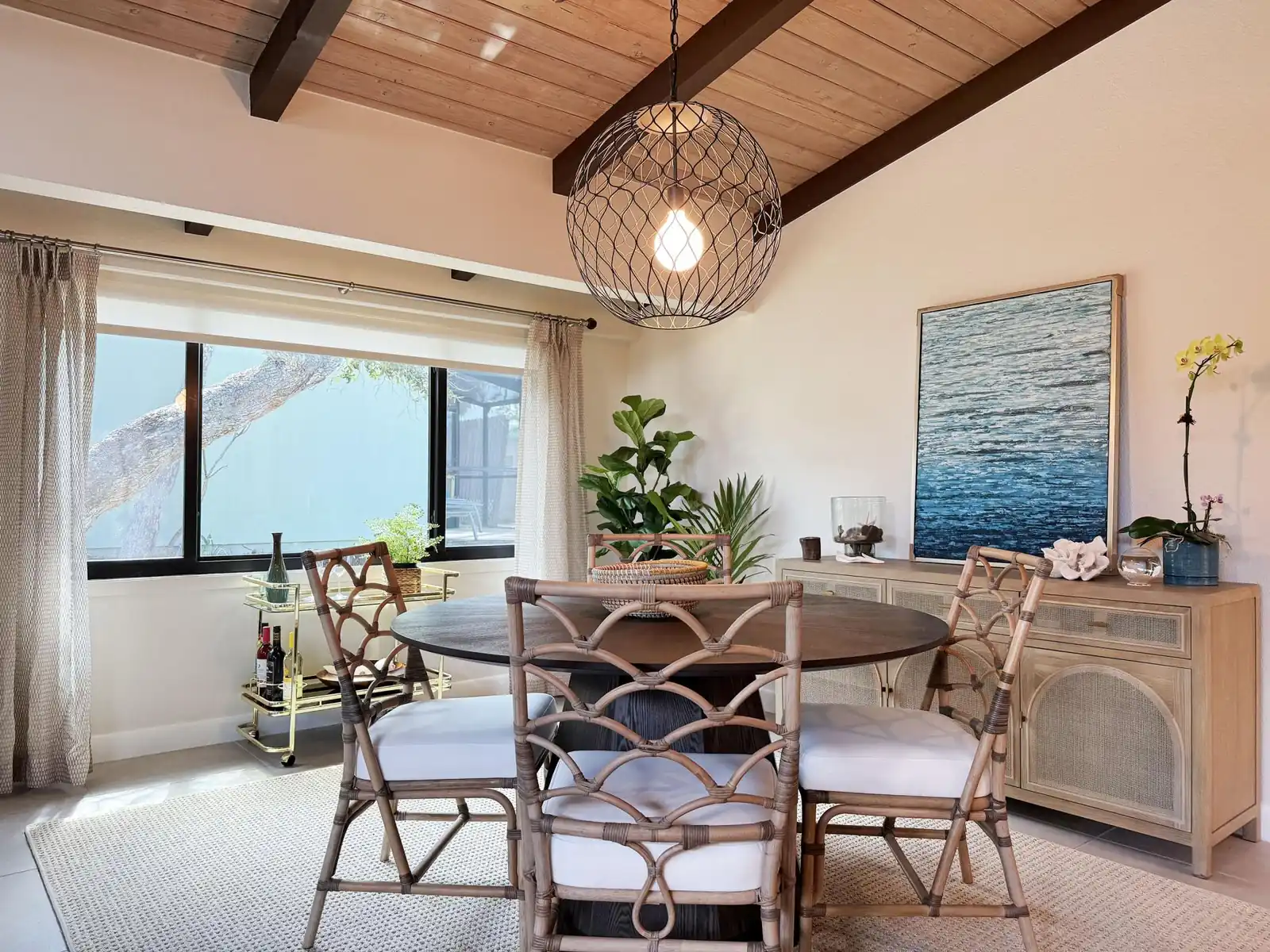 Admiralty Villas – Bayside Modern 2BR Retreat
