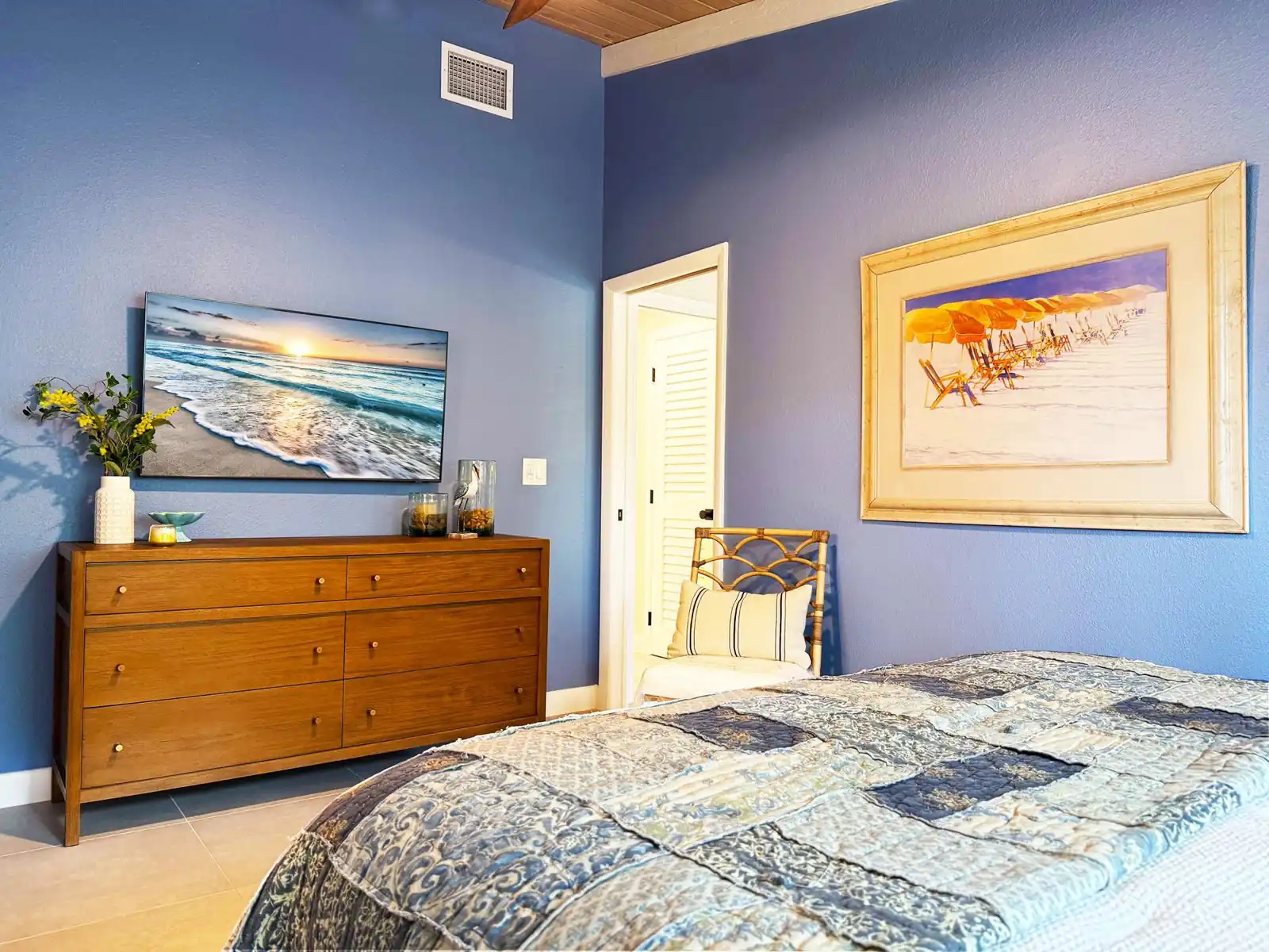 Admiralty Villas – Bayside Modern 2BR Retreat