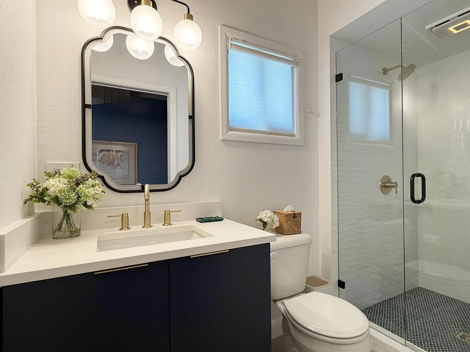 Admiralty Villas – Bayside Modern 2BR Retreat