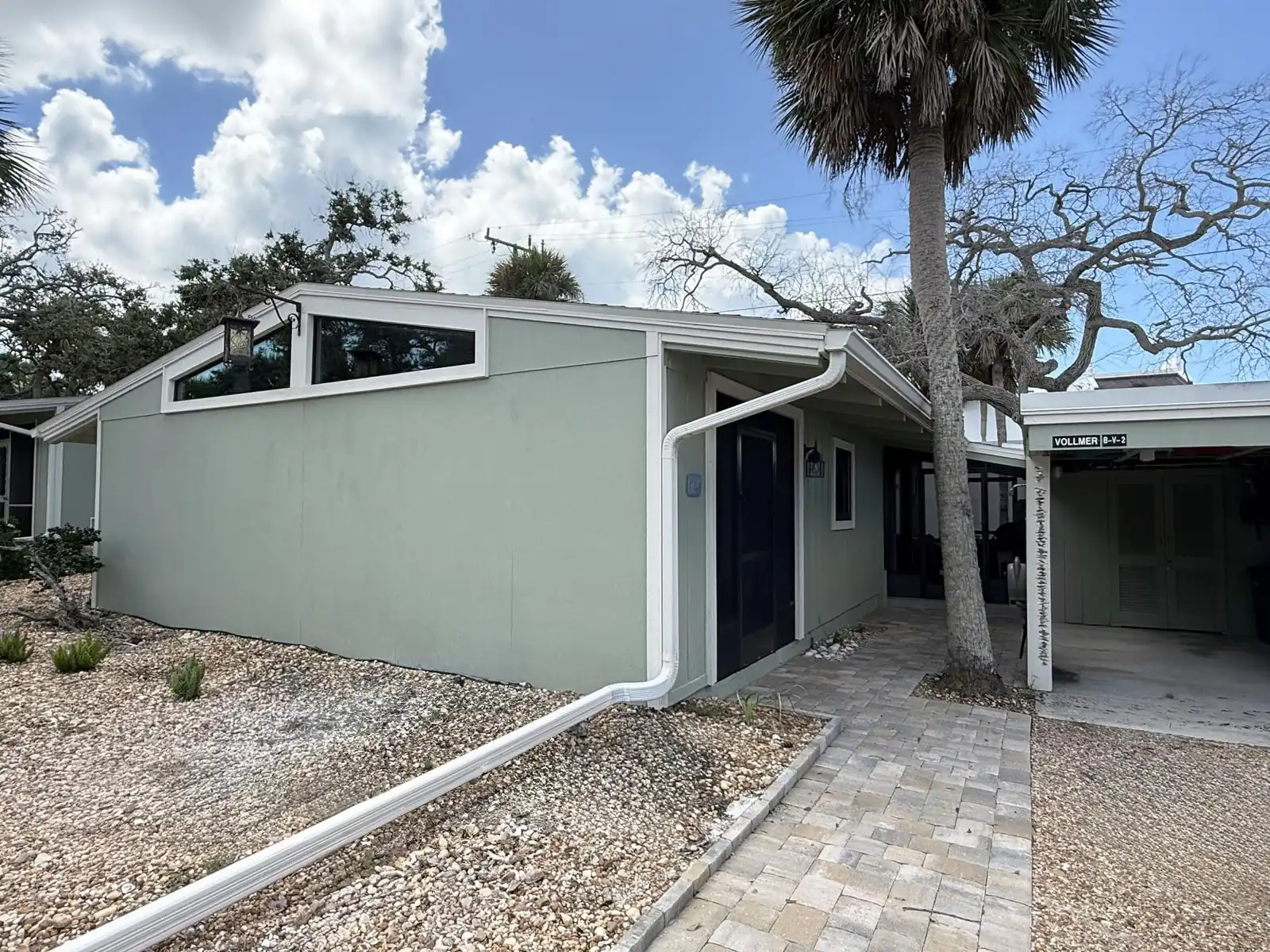Admiralty Villas – Bayside Modern 2BR Retreat