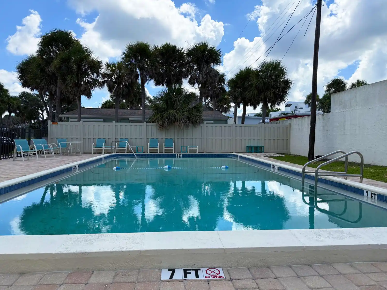 Admiralty Villas – Bayside Modern 2BR Retreat