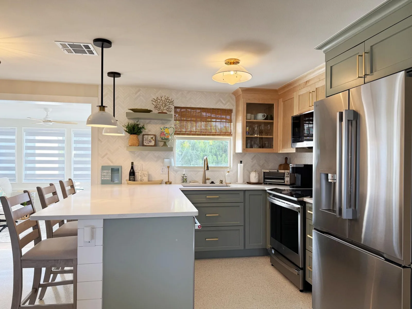 Coastal Chic 2BR – Modern Stay Near Manasota Key