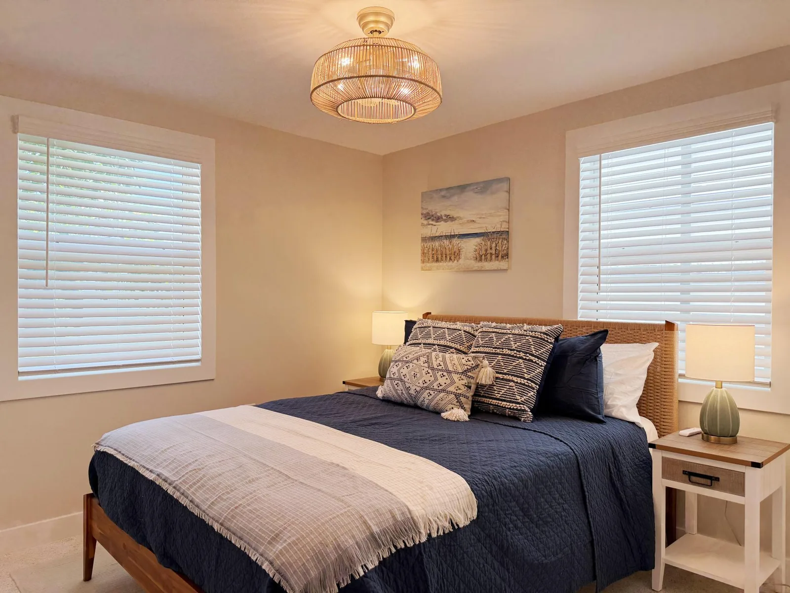Coastal Chic 2BR – Modern Stay Near Manasota Key