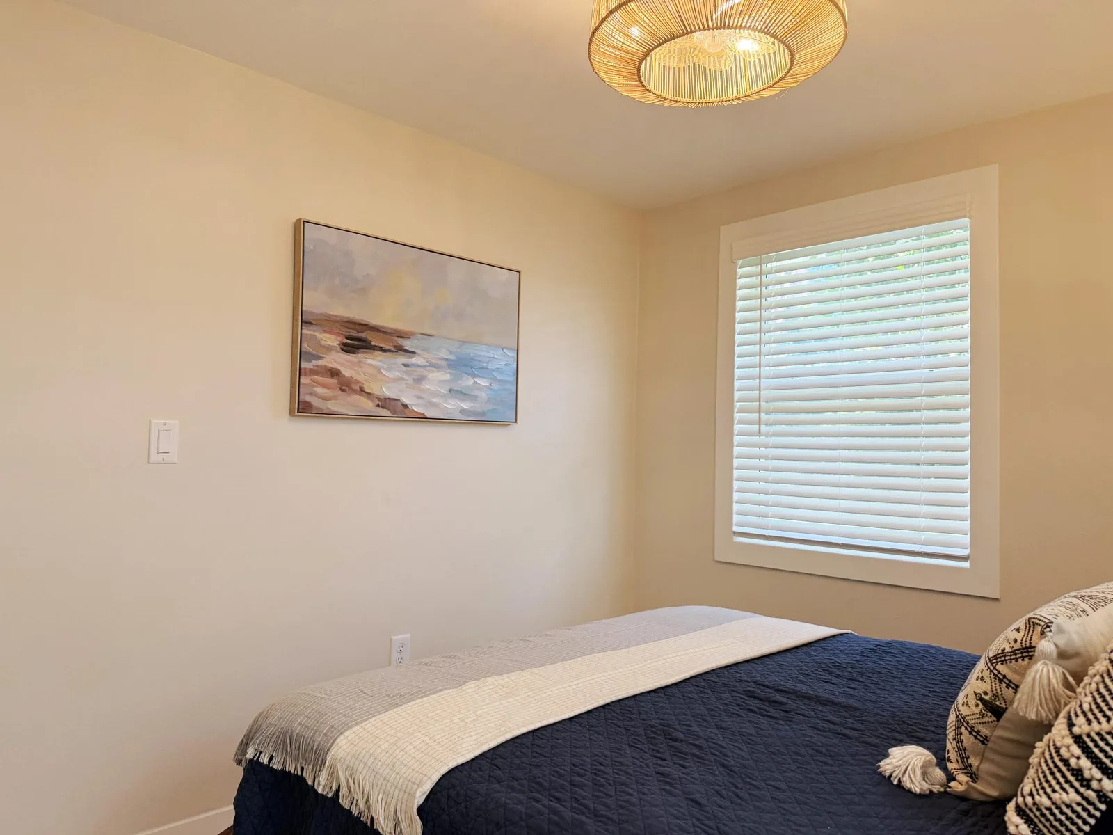 Coastal Chic 2BR – Modern Stay Near Manasota Key