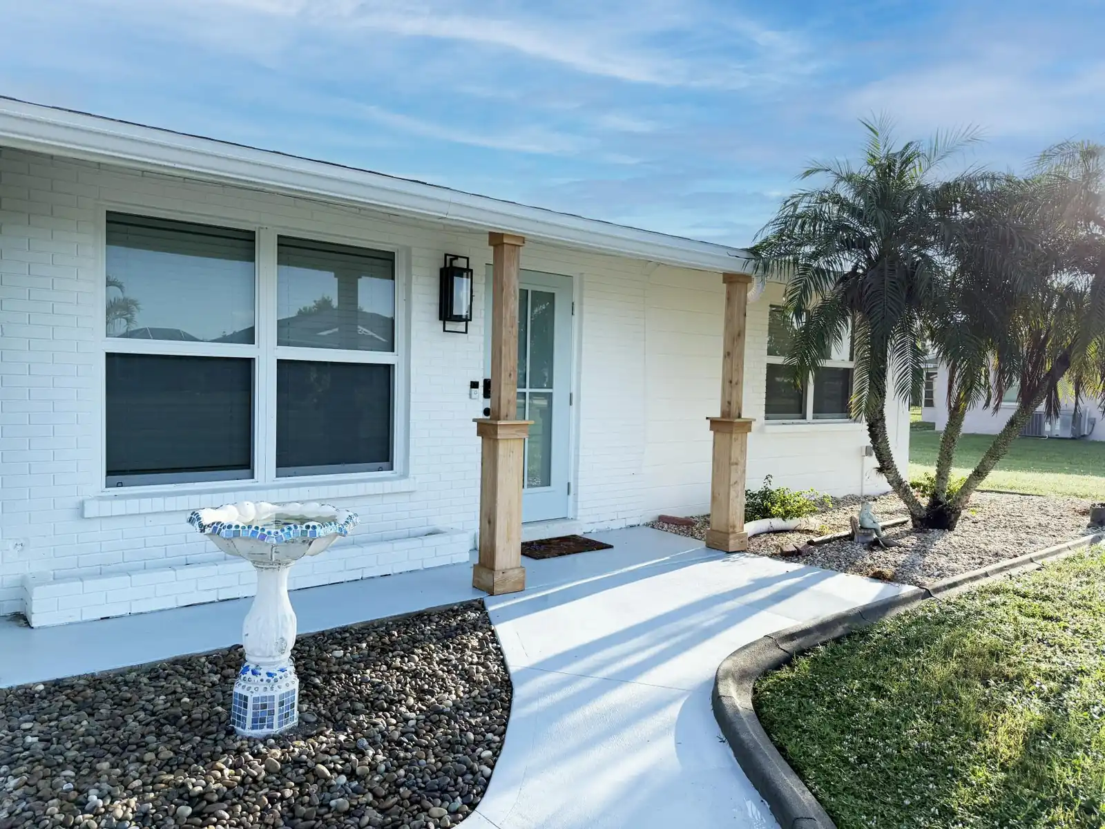 Coastal Chic 2BR – Modern Stay Near Manasota Key