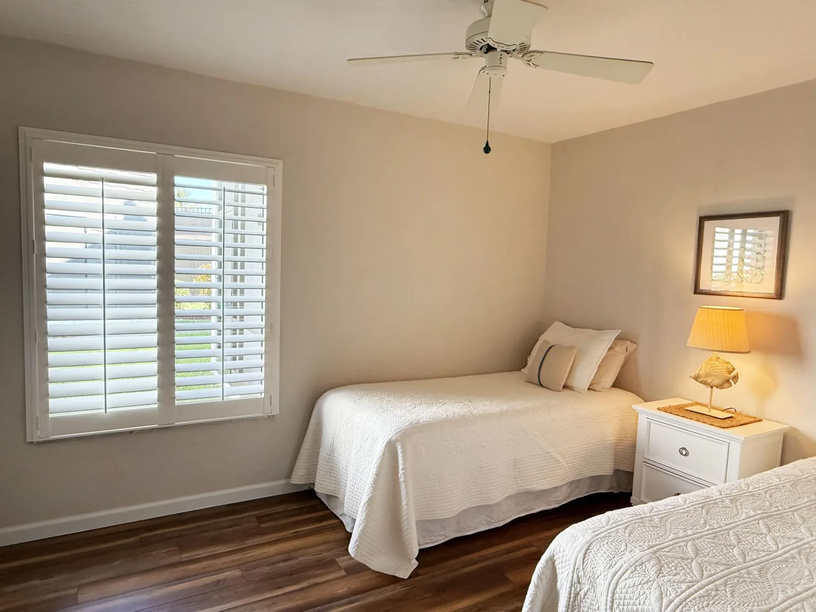 2BR Condo – Heated Pool, Lanai & Walk to Beach