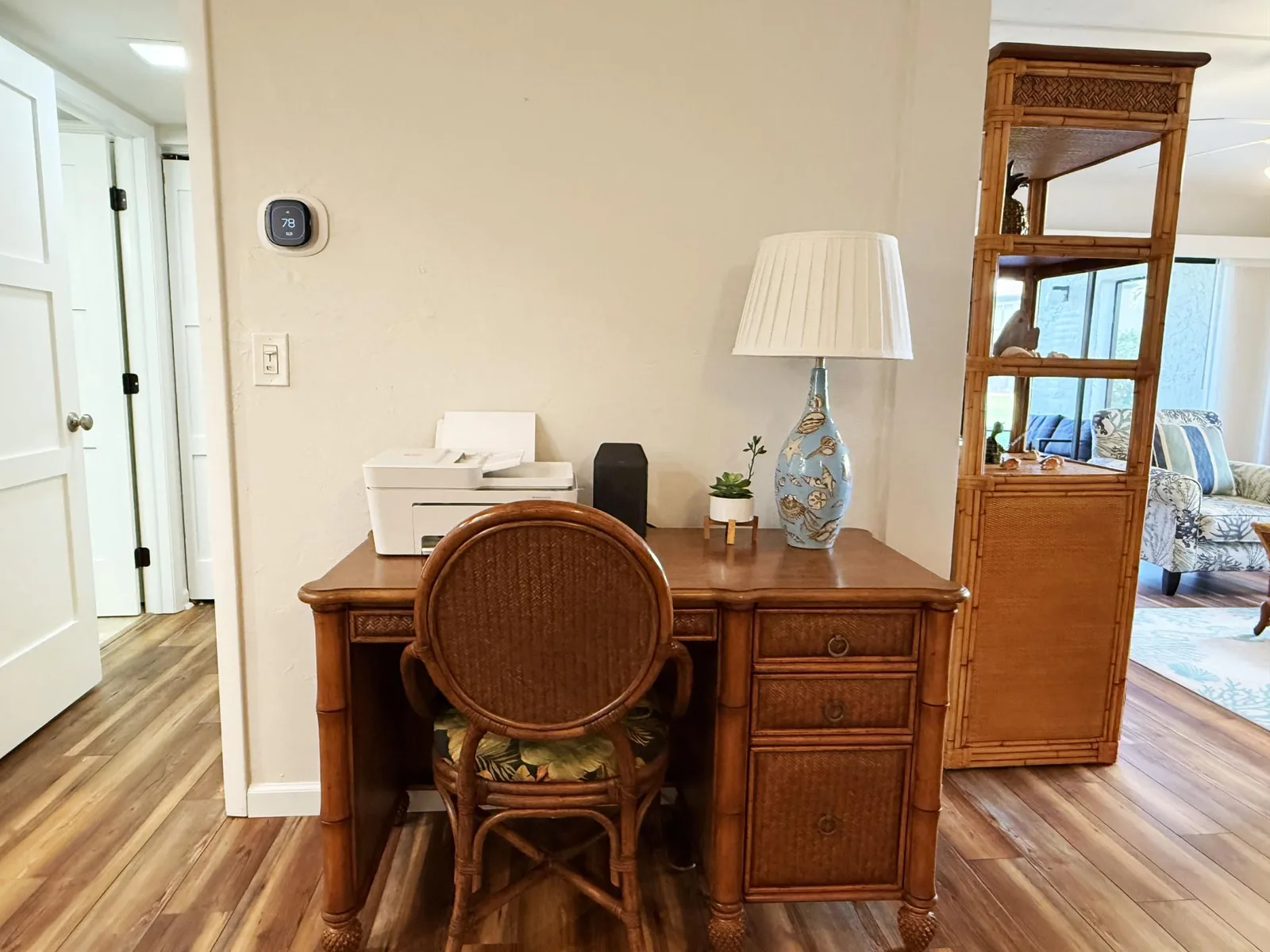 2BR Condo – Heated Pool, Lanai & Walk to Beach
