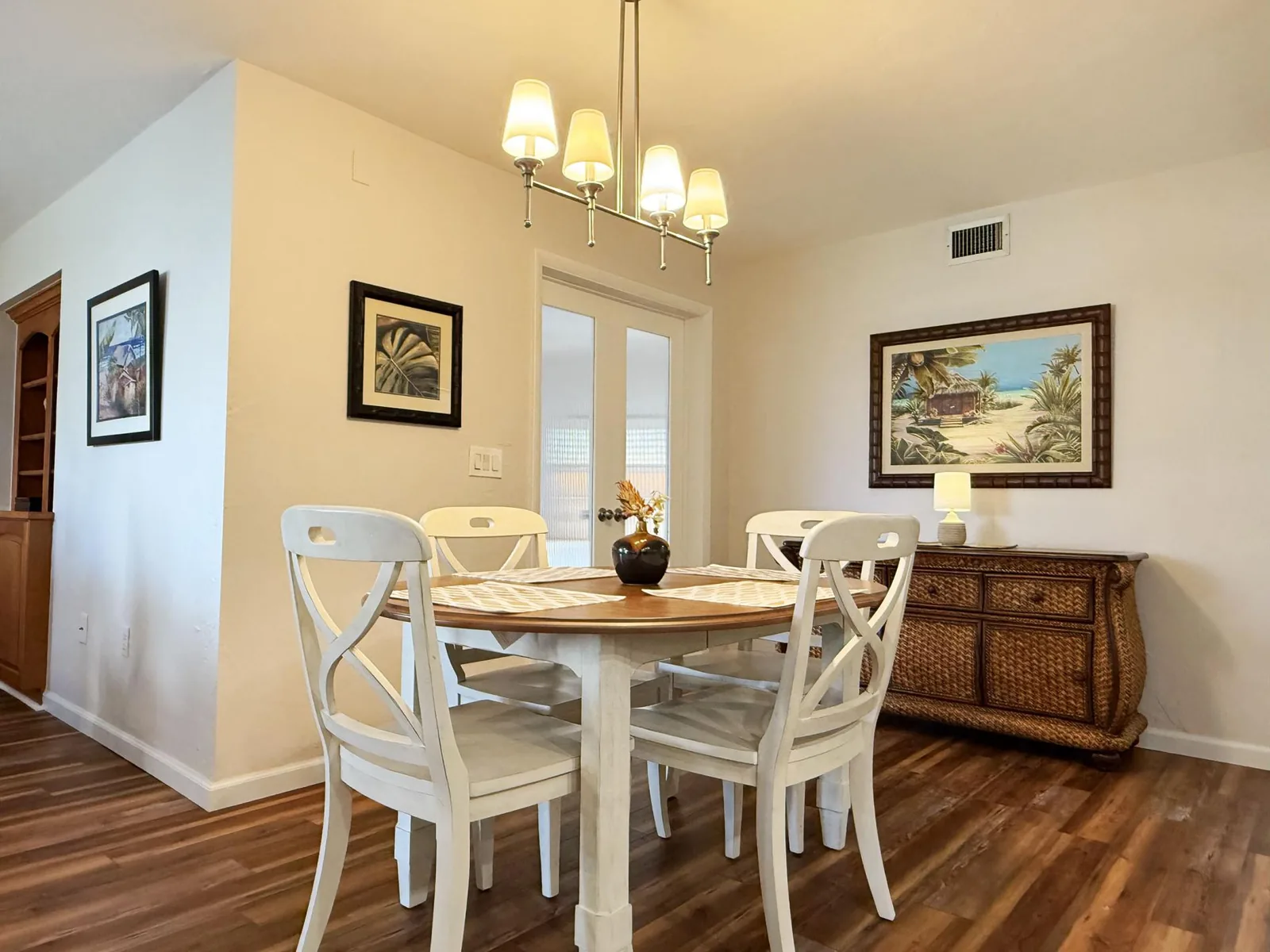 2BR Condo – Heated Pool, Lanai & Walk to Beach